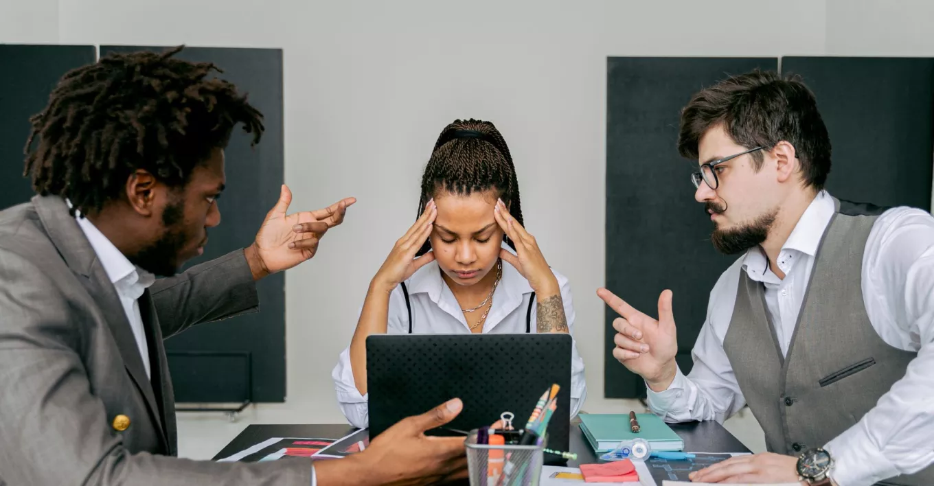 peleas en el trabajo 