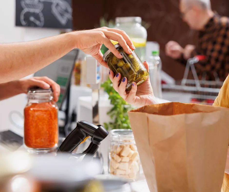 ¿Qué es mejor: dar el monto de alimentación a tus colaboradores como parte del sueldo o en una tarjeta de alimentos?