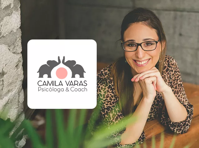 Foto de la psicóloga Camila Varas y su logo