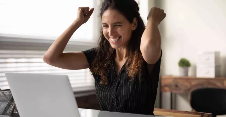 celebrar los logros de la empresa