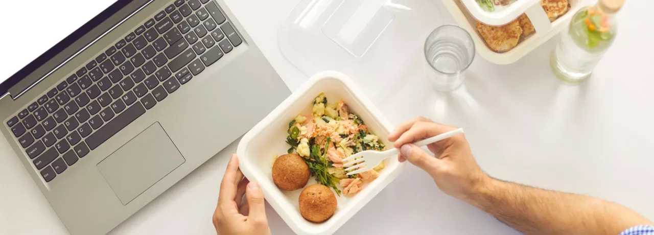 Almuerzo en la oficina