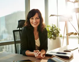 mujer en puesto de liderazgo