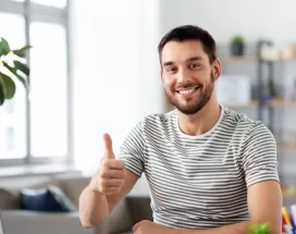 hombre feliz