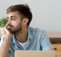 colaborador desmotivado