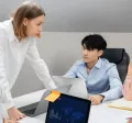 equipo de trabajo gestionando un conflicto interno