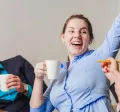 Colaboradores celebran porque en su empresa llevaron su estrategia de beneficios al siguiente nivel