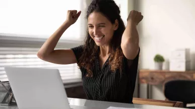 celebrar los logros de la empresa