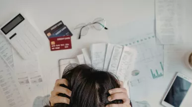 estrés financiero