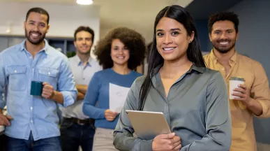 Equipe de trabajo en la oficina
