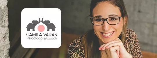 Foto de la psicóloga Camila Varas y su logo